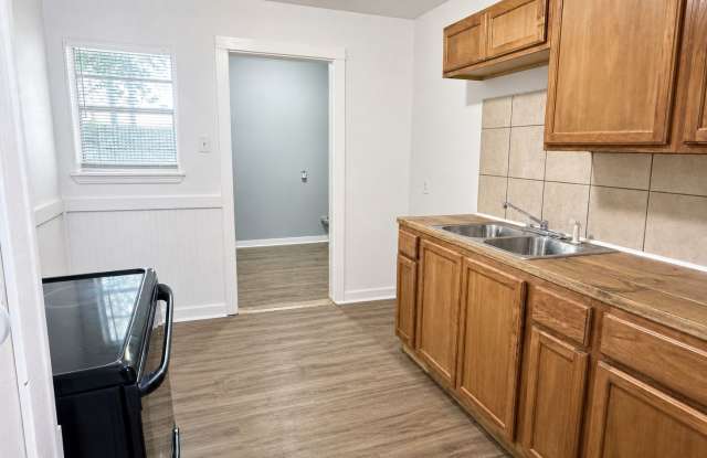 1181 Northwest Ozmun Avenue Gallery 4
