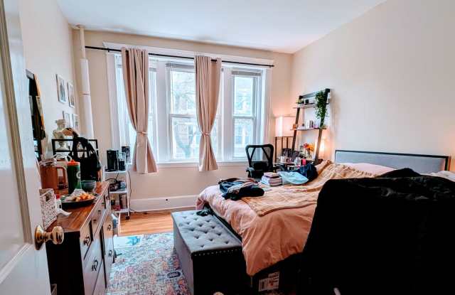 $500 rebate upon closing! Affordable Brookline Apt for Grads and working pros! Huge Rooms, Beautiful Street. Updated appliances. photos photos