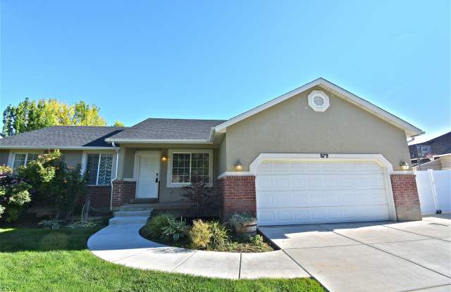 879 W 2100 S photos photos