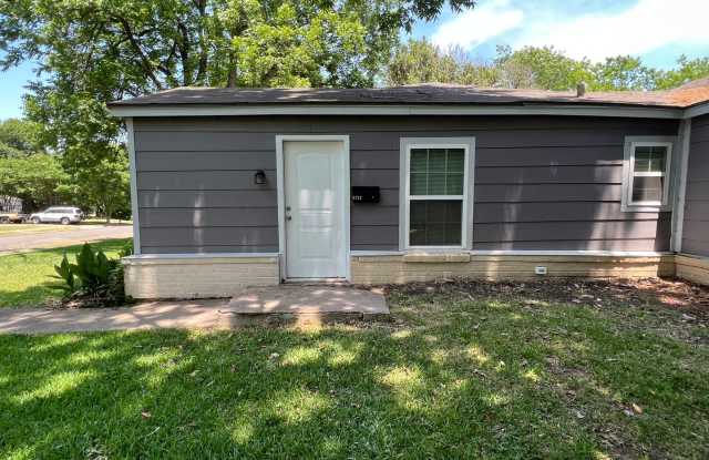 1 bed/ 1 bath Waco Duplex - 3722 Huaco Lane, Waco, TX 76710