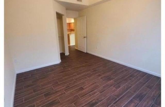 9203 Myrtlewood Circle W Gallery 3