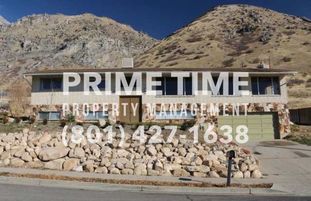 Lovely Home With Incredible Views. photos photos