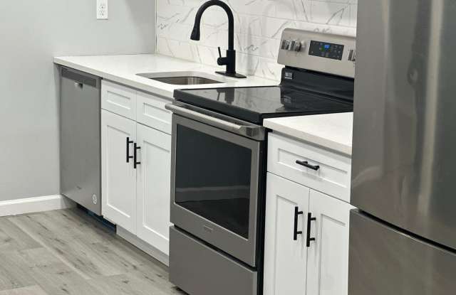 1724 W DIAMOND ST #UNIT 2 photos photos