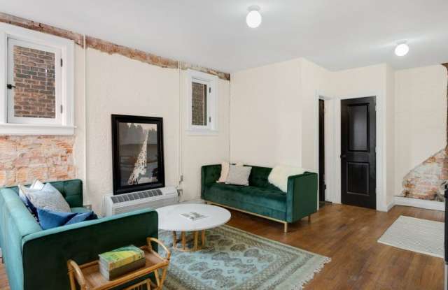 Hubbard Apartment Gallery 3