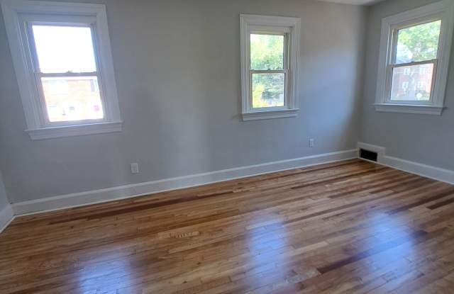 1802 Maple Street - 1 photos photos
