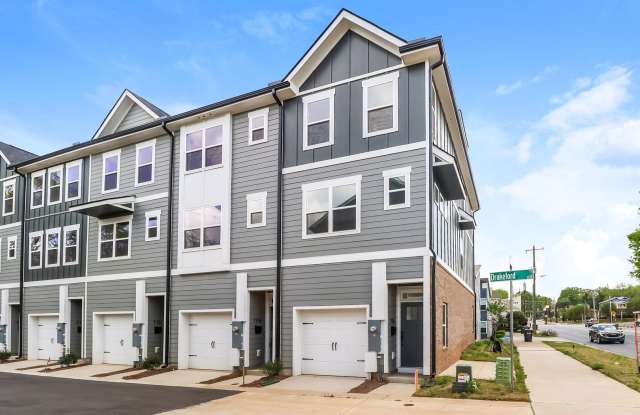 Beautiful 3BR 3.5BA Townhome w/ Full Appliance Kitchen Garage Parking in West End photos photos