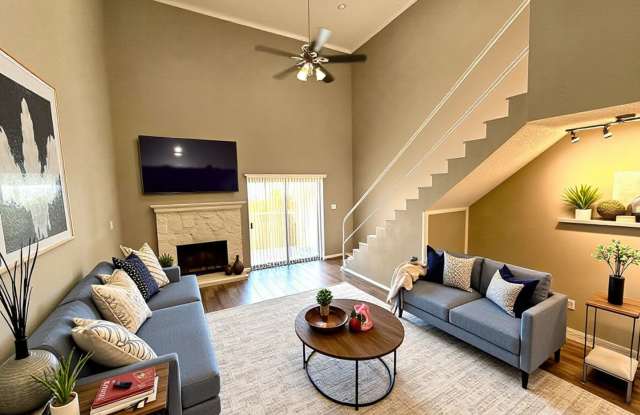 **MOVE-IN SPECIAL** MUST SEE! Charming Condominium in the Heart of the Medical Center photos photos