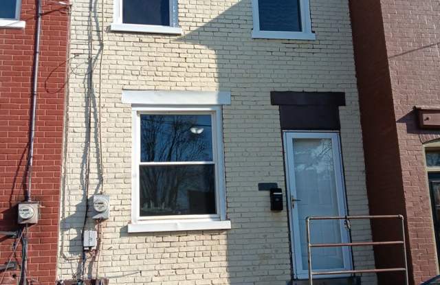 Charming 3BR Townhouse in Cabbage Hill - Section 8 Approved! photos photos