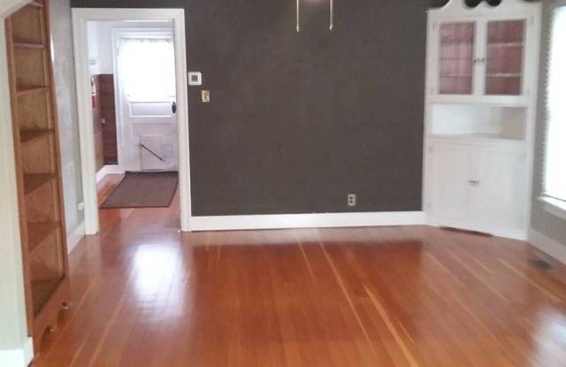 1122 W Elm St. Gallery 2