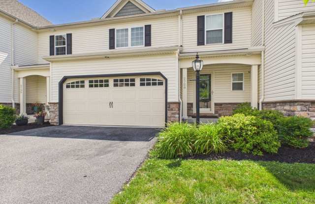 COMING SOON! Spacious 3 Bedroom Townhouse photos photos