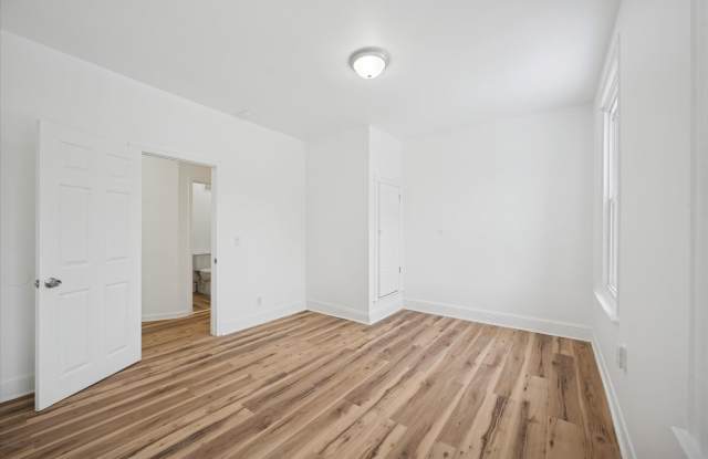 Germantown 4 Bedroom House- Half Bath on the First Floor! photos photos