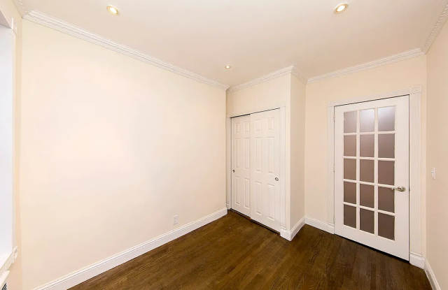 244 E 78th St Apt 1C Gallery 2