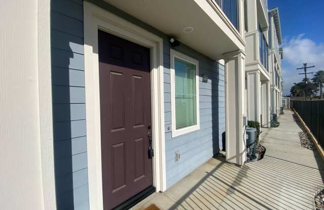 3-Story Townhome w/ 2 Car Garage in New Community - 521 Sandpiper Way, Imperial Beach, CA 91932