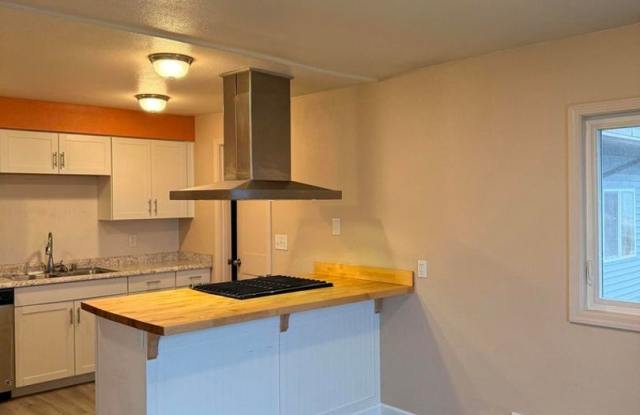 Beautiful Midtown 3 Bedroom! Gallery 1