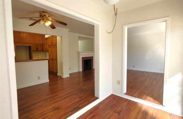 11229 Franklin Avenue Gallery 2