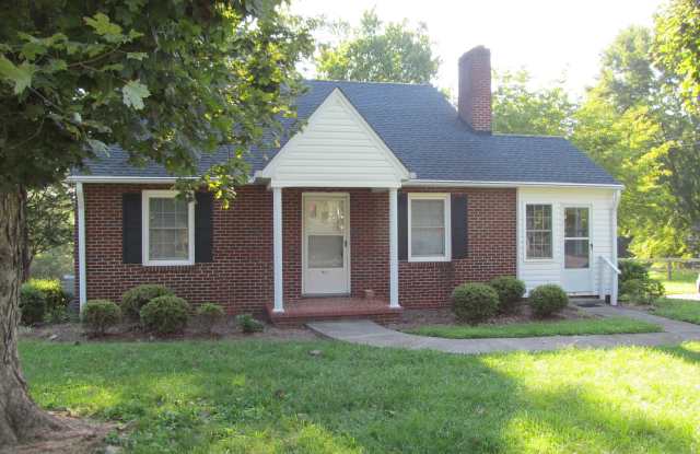 3 bed/1 bath Off Polo Rd photos photos