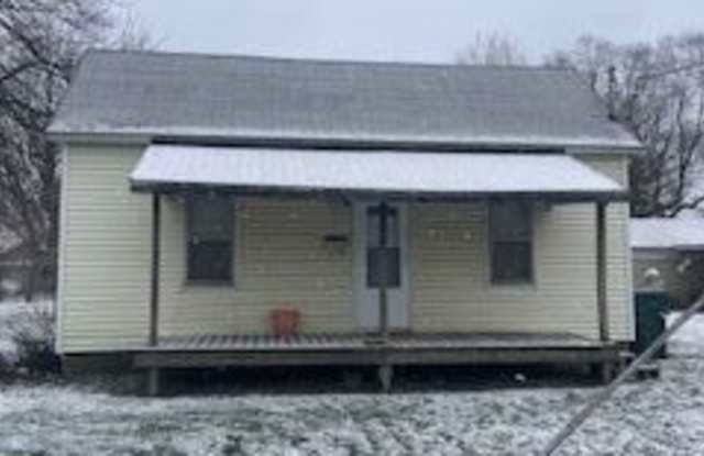 704 South Jones Street - 704 South Jones Street, Robinson, IL 62454