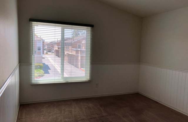 10390 E Briar Oaks Dr, Unit E Gallery 2