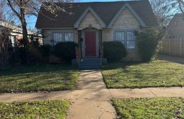881 Ross Avenue photos photos