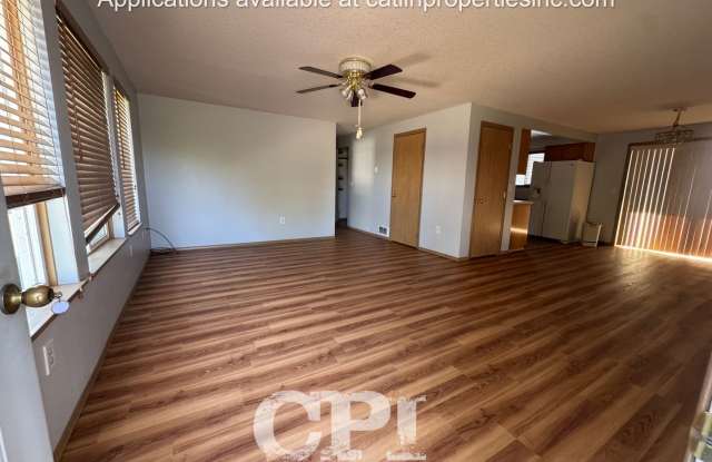 MOVE IN SPECIAL -  1/2 FIRST MONTHS RENT!! Gallery 4