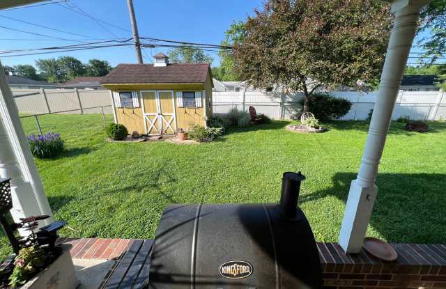Beautiful Large 3 bedroom 2 bath in Levittown PA. - 24 Indian Park Road, Levittown, PA 19057