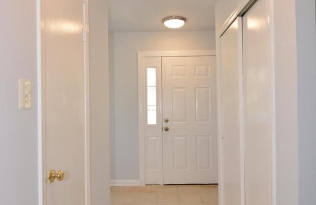 714 HURLEY Avenue Gallery 2