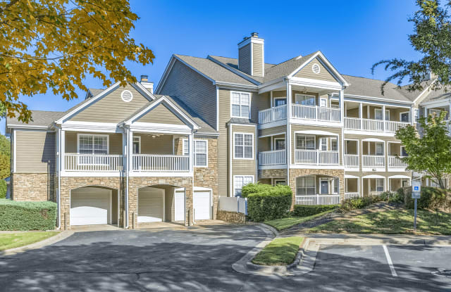 Affordable Housing - Elan at Mallard Creek Apartment Homes Gallery 3