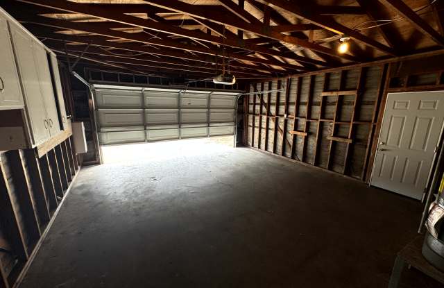 487 Larson Ct Gallery 3