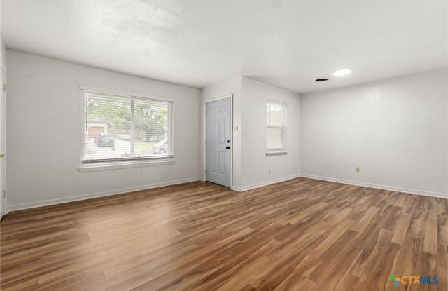 1107 S 25th Street Gallery 3