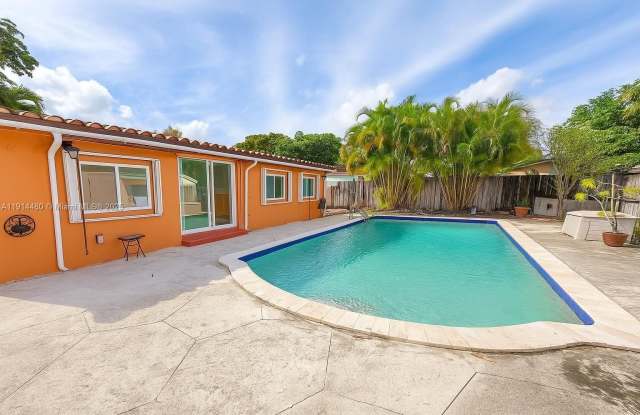 413 Swan Ave - 413 Swan Avenue, Miami Springs, FL 33166