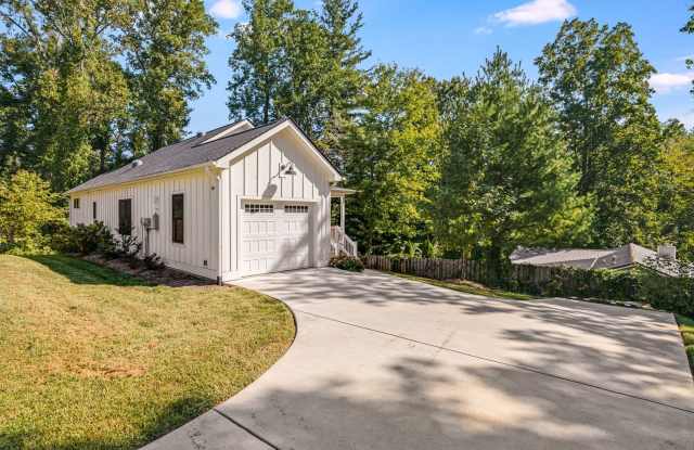 Modern 3-Bedroom Home in Rangeley Cottages Gallery 3