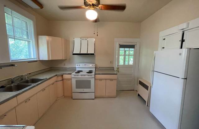 Spacious 4BR, 3BA Colonial Home for Rent – 3017 N 3rd St Gallery 4