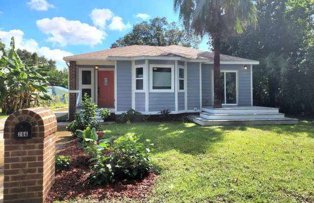 Completely Remodeled Navy Point 3 Bedroom, 2 Bath Cottage! Close to the Water!! photos photos