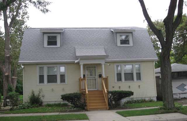 2121 Foster Street photos photos