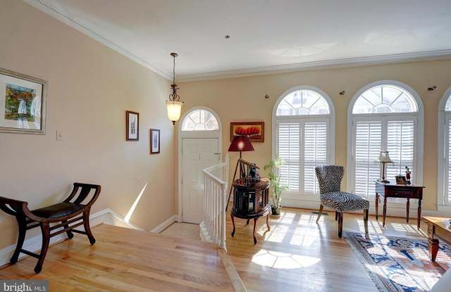 9723 WHITLEY PARK PL #TH-7 Gallery 2