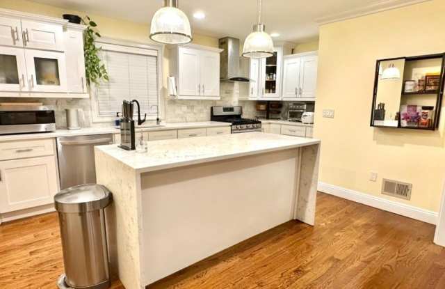 37 Miele Pl Gallery 3