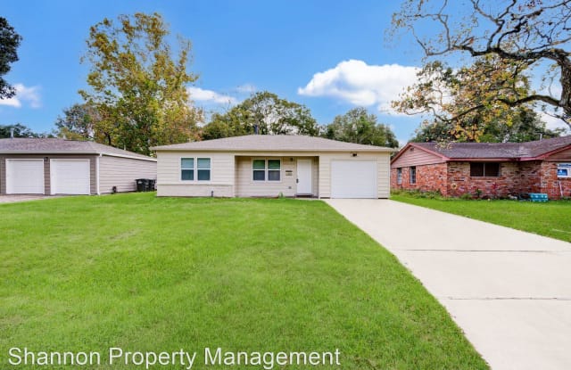 304 E Foley Street - 304 East Foley Street, Alvin, TX 77511