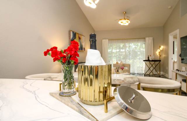 ** STUNNING MODERN 2/2.5 BATH TOWNHOME READY FOR SEASON ** AVION WOODS COMMUNITY - SOUTH NAPLES ** photos photos