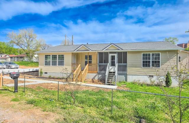 Knoxville 37921 - 3 bedroom, 2 bath Duplex - Contact Ryan Fogarty 865-333-4840 photos photos
