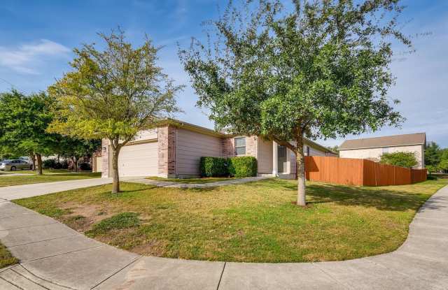 3 BR/ 2 BA 1-Story in Live Oak, TX photos photos