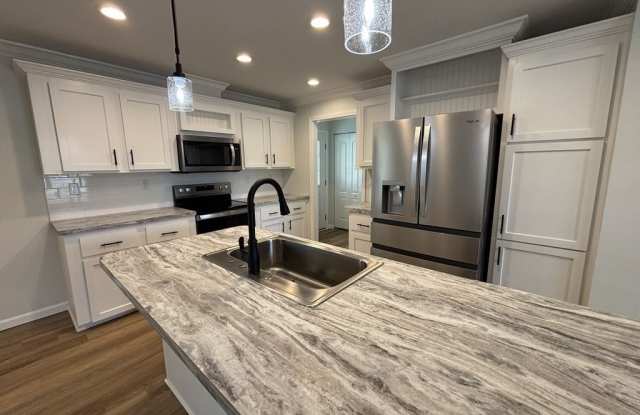 19100 Meadow Brook Court Gallery 3