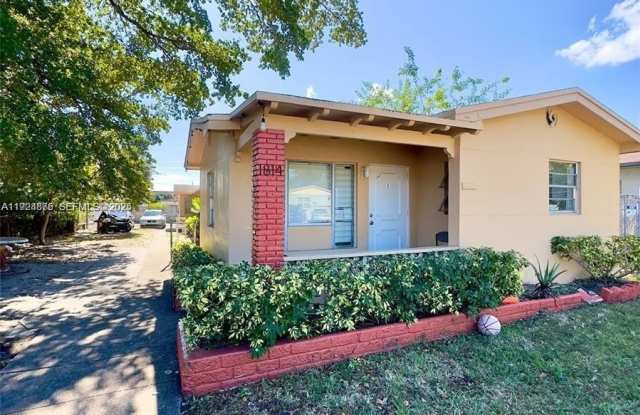 1814 Washington St photos photos