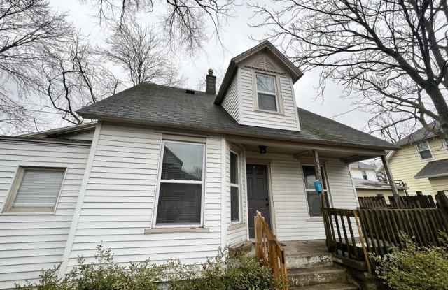 1008 Helen St NE - 1008 Helen Street Northeast, Grand Rapids, MI 49503