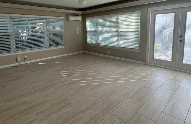 3 Bedroom, 2 Living Areas in Single Family Home close to Alamo Heights San Antonio Gallery 4