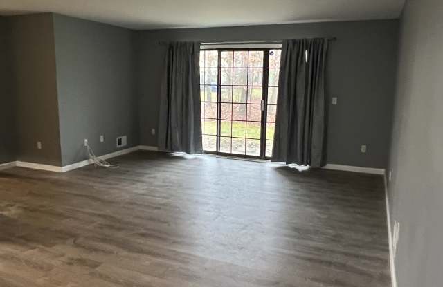 17 Cheshire Dr Gallery 2