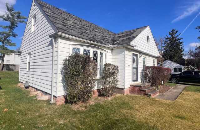 Section 8 Accepted: Affordable 3 Bed, 1 Bath Home - 15519 Woodbrook Avenue, Maple Heights, OH 44137