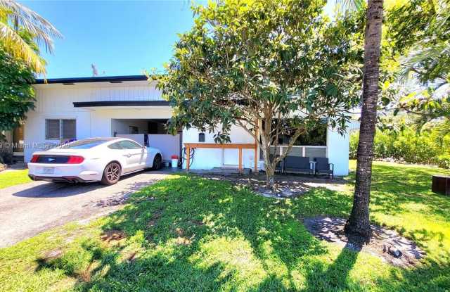 1800 NE 2nd St - 1800 Northeast 2nd Street, Pompano Beach, FL 33060 1800 NE 2nd St - 1800 Northeast 2nd Street, Pompano Beach, FL 33060