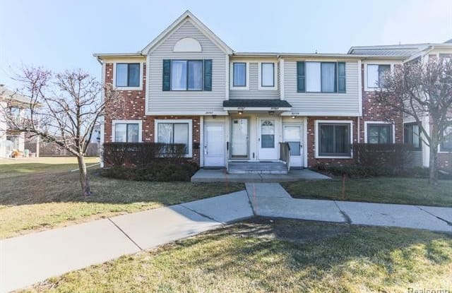 30767 HIDDEN PINES Lane - 30767 Hidden Pines Lane, Roseville, MI 48066