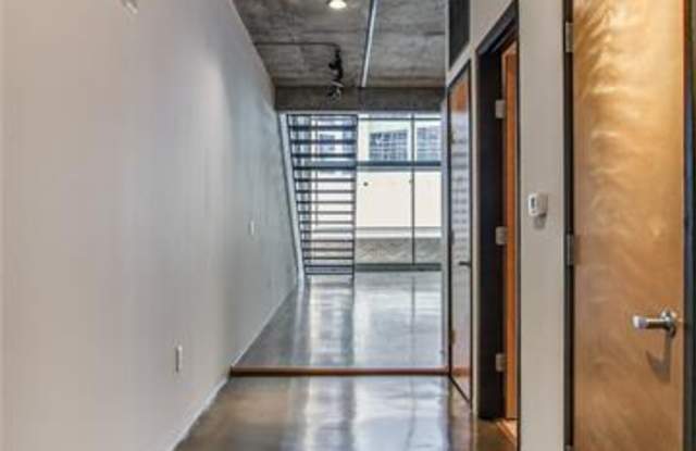 1999 Mckinney Avenue Gallery 4