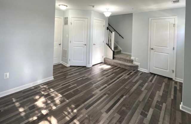 7484 WILLOW BOTTOM Road Gallery 3